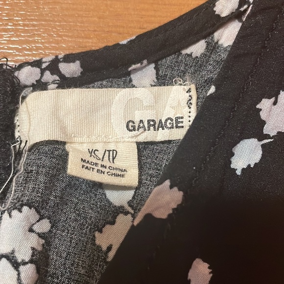 Garage Floral Crop Too XS Black/White - Picture 3 of 4